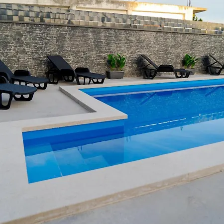 Aurora Villa